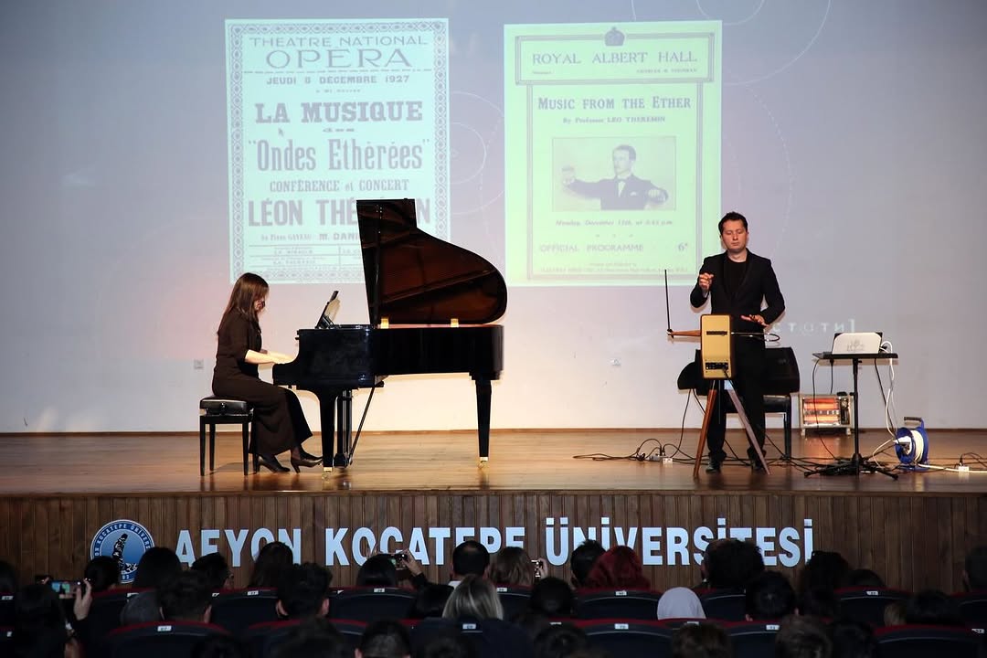 Peter Theremin, Afyon Kocatepe Üniversitesi'nde Unutulmaz Bir Konser Verdi
