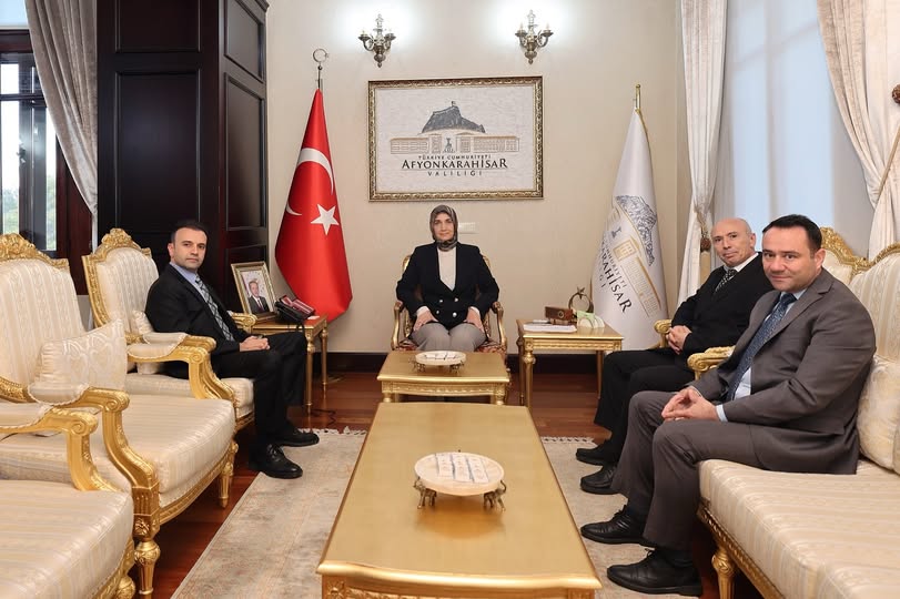 Sayıştay Denetçileri Afyonkarahisar Valisi Yiğitbaşı'nı Ziyaret Etti