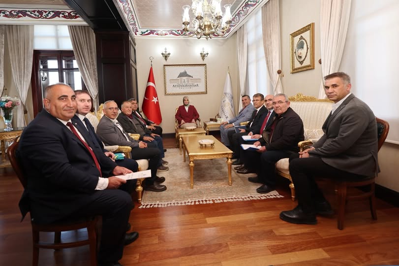 Afyonkarahisar Valisi Yiğitbaşı, Çakır Mahallesi Temsilcilerini Makamında Ağırladı