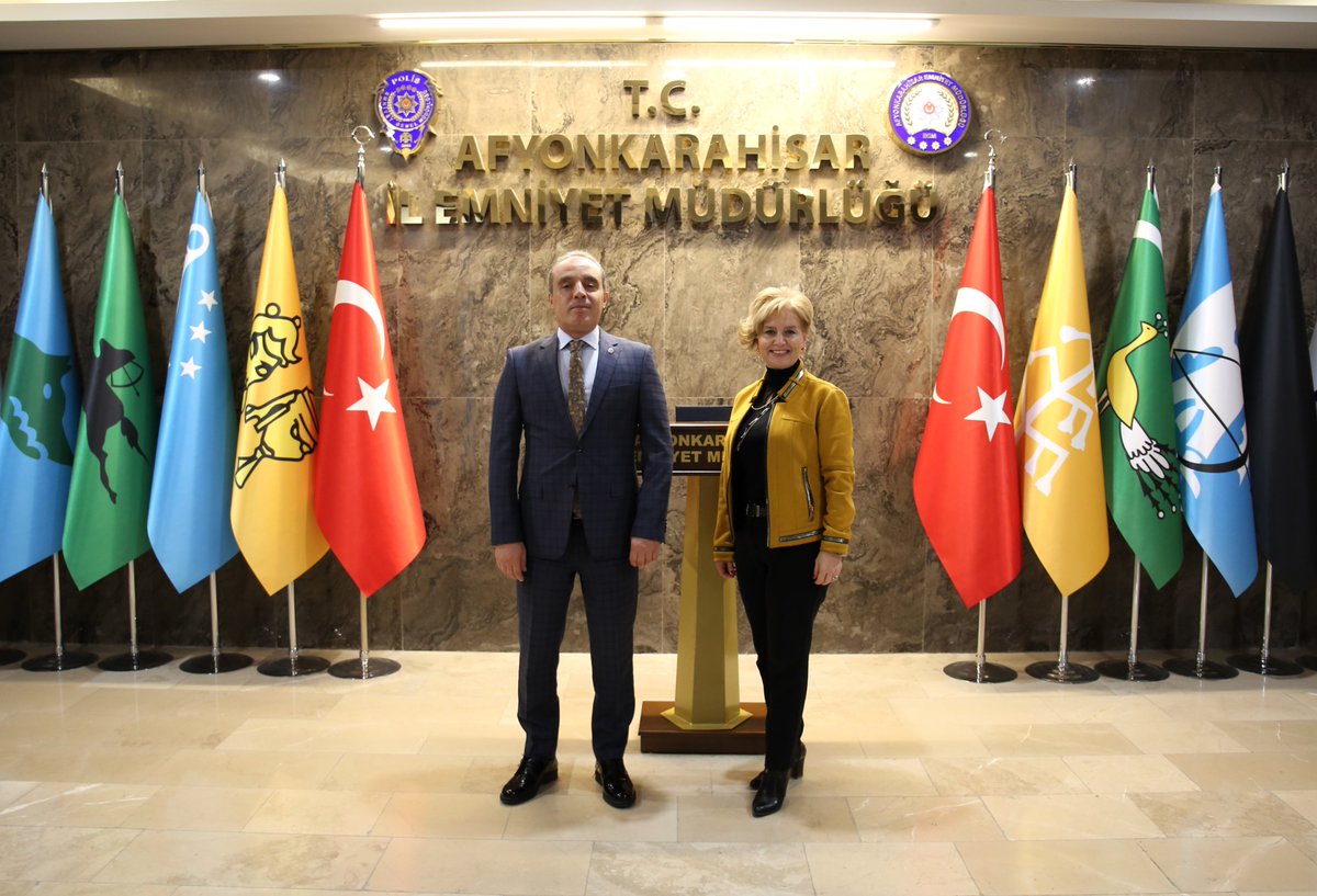 Işıklar Çok Programlı Anadolu Lisesi Müdürü Meltem Eşit, İl Emniyet Müdürü Ahmet Birtan Erol'u Makamında Ziyaret Etti