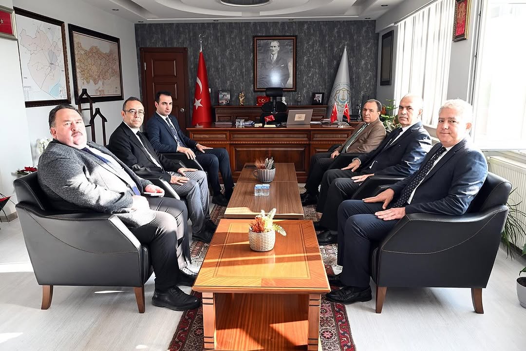 AKÜ Rektörü Karakaş, Dazkırı ve Dinar'daki Yüksekokulları Ziyaret Etti