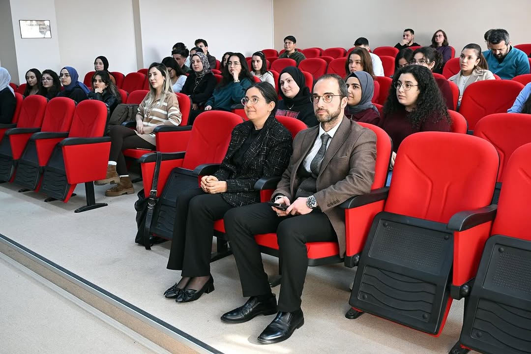 Hukuk Öğrencileri Mesleğe Hazırlanıyor