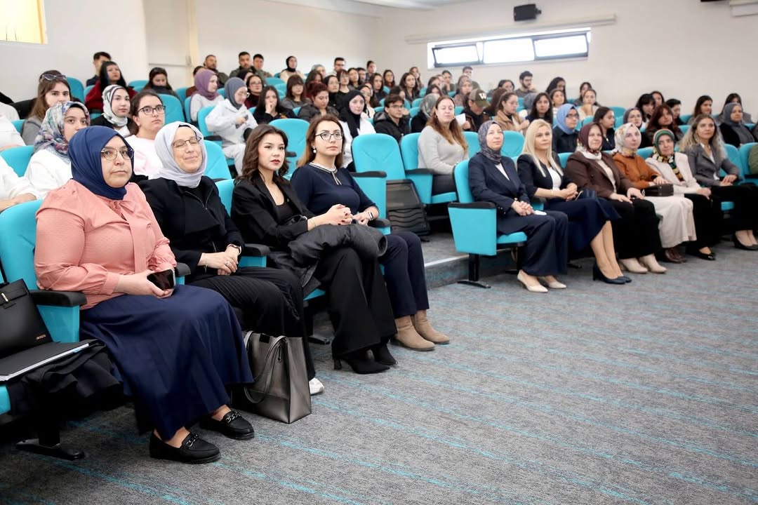 Afyon Kocatepe Üniversitesi'nde Kadına Yönelik Şiddetle Mücadele Söyleşisi Düzenlendi