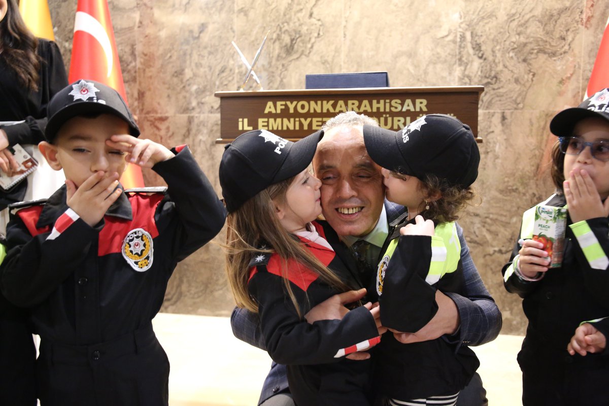 Afyonkarahisar'da Anaokulu Öğrencilerinden Polise Anlamlı Ziyaret