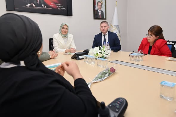 Afyonkarahisar Valisi Yiğitbaşı, 3 Aralık Dünya Engelliler Günü'nde Personelle Buluştu