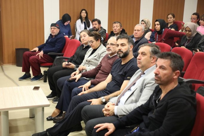 AFSÜ'de Güvenli İnternet Kullanımı Semineri Düzenlendi