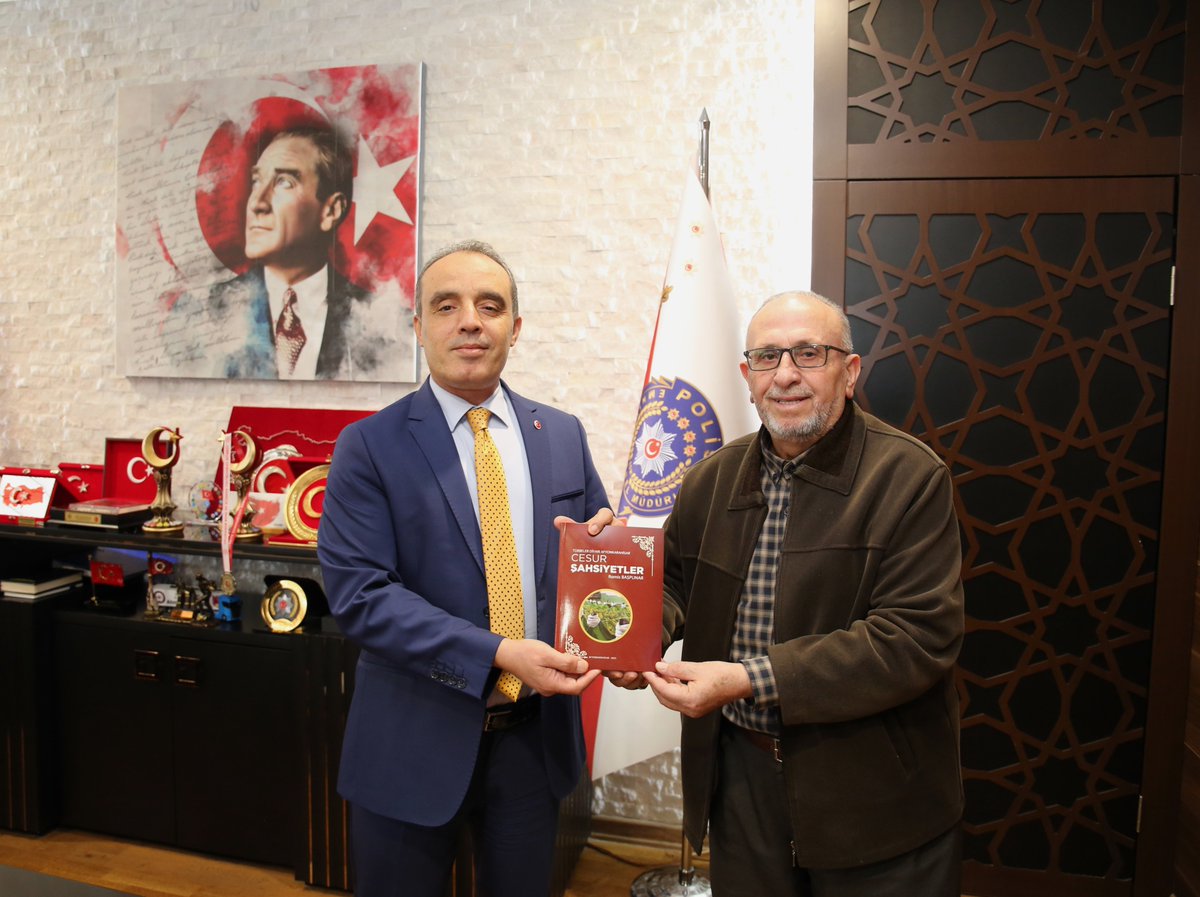 Afyonkarahisar Yazarlar Derneği'nden Emniyet Müdürü'ne Anlamlı Ziyaret ve Şiir Takdimi