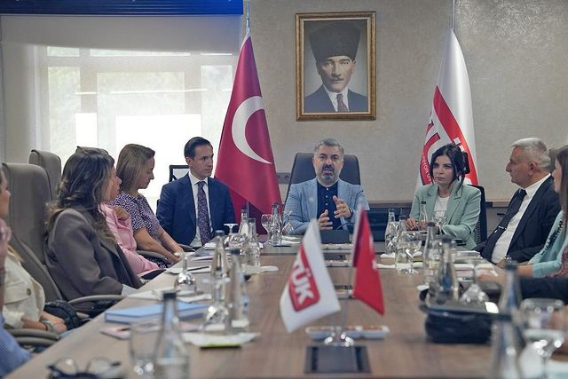 Kuzey Kıbrıs Türk Cumhuriyeti'nden gelen öğretmen heyeti, medya okur-yazarlığı eğitimi için RTÜK'ü ziyaret etti