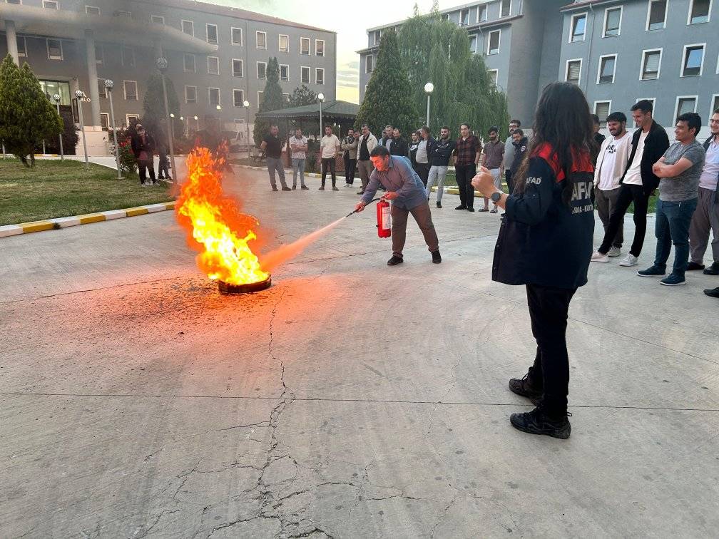 Afyonkarahisar'da KYK Yurdu Personeline Afet Eğitimleri