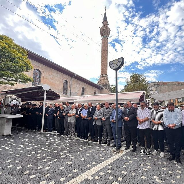 AK Parti İl Başkanı ve Milletvekilleri Cenaze Törenine Katıldı