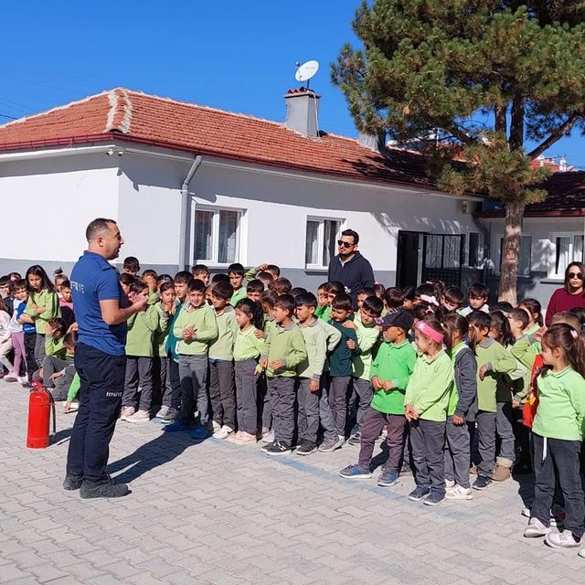 İscehisar'da öğrenciler doğal afet anlarında ne yapacaklarını öğrendiler