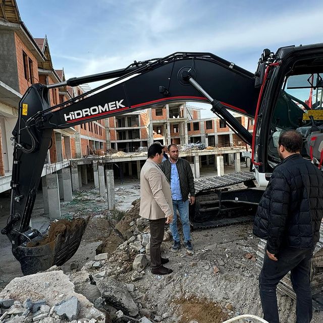 Başkan Aynacı, Bolvadin Çarşı Merkezini inceledi