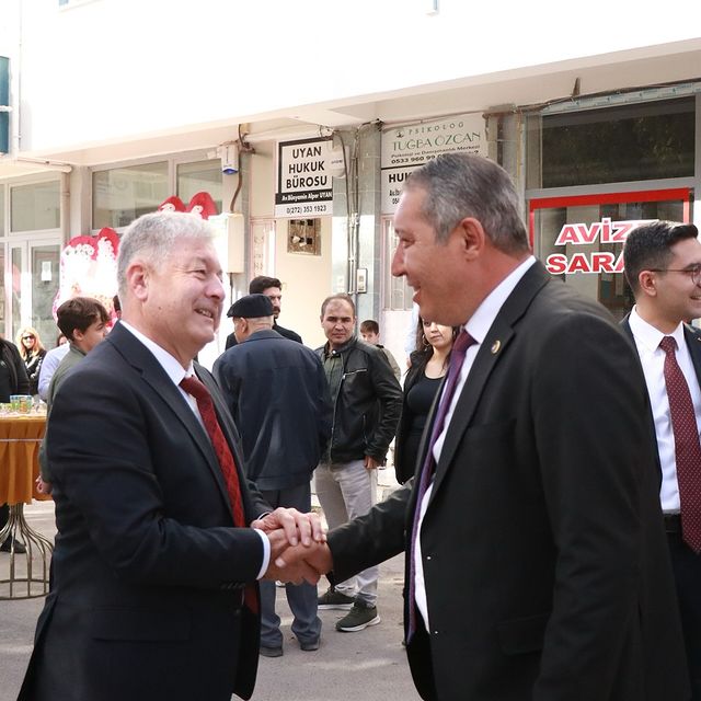 Başkan Topçu, Uyan Hukuk Bürosu Açılış Törenine Katıldı