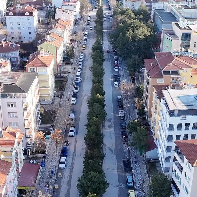 Sandıklı'da Temizlik ve Yenileme Faaliyetleri Sürüyor