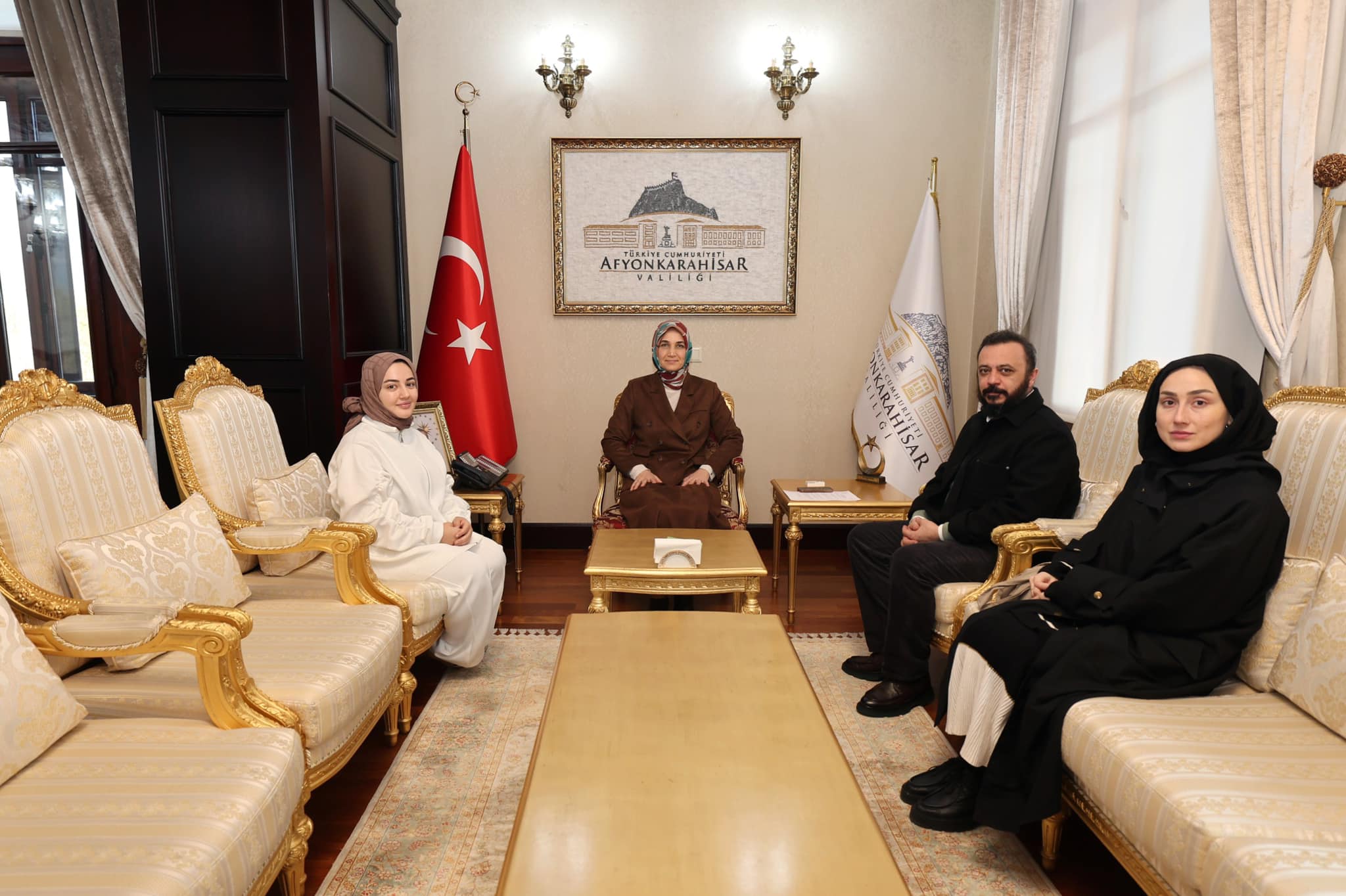 Afyonkarahisar Valisi Kübra Güran Yiğitbaşı, Misafirlerini Makamında Ağırladı