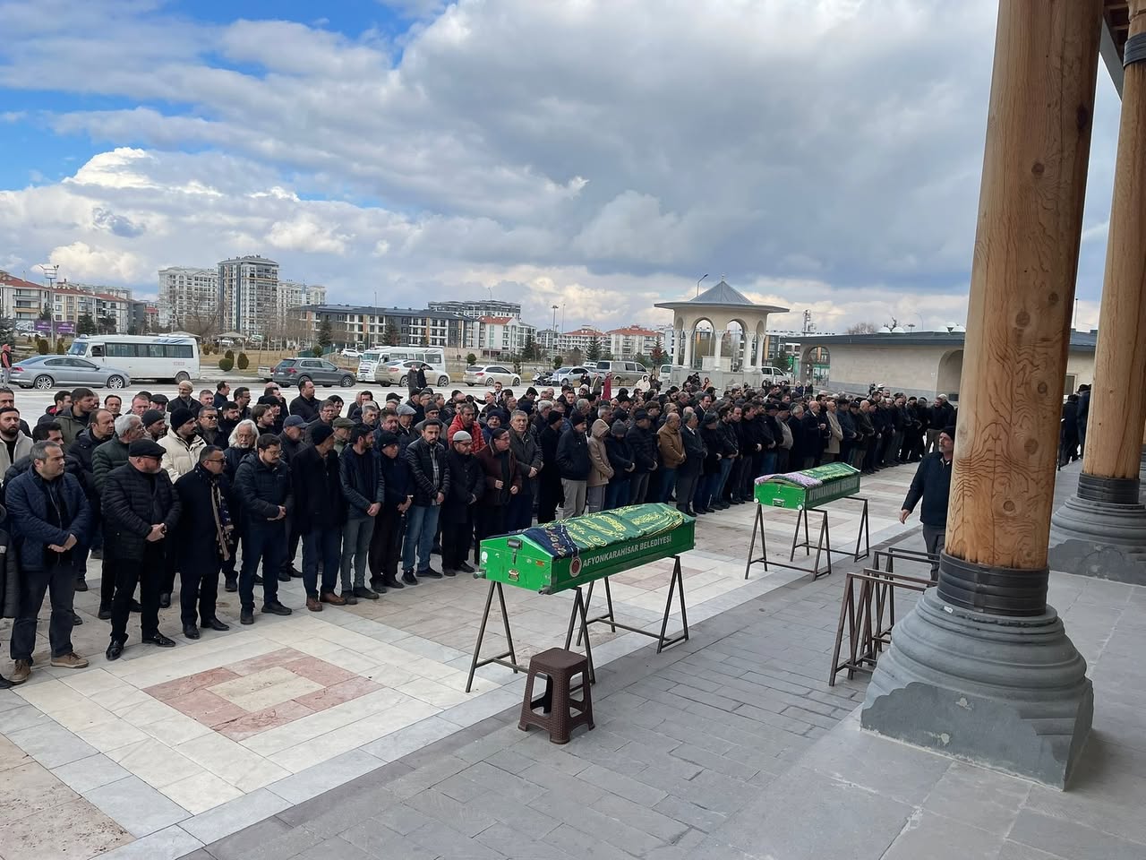 Afyon'da Erol Öztürk'ün Annesi Şükriye Öztürk Son Yolculuğuna Uğurlandı