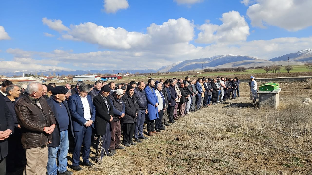 Milletvekili Dr. Hasan Arslan'ın Yakını Ahmet Korkmaz Dualarla Uğurlandı