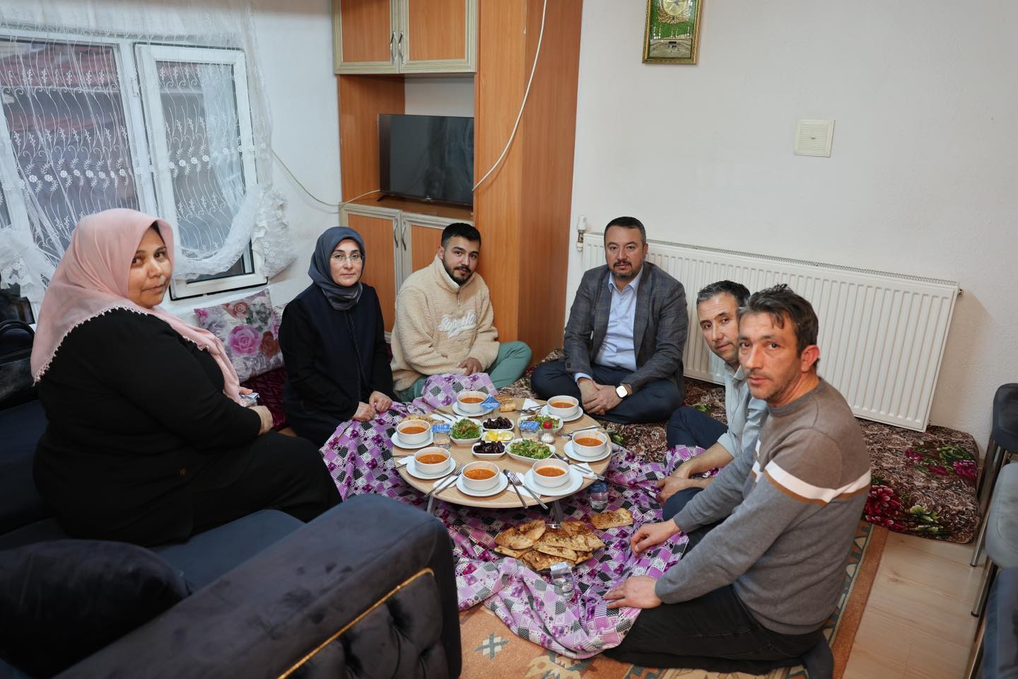 Sandıklı Belediye Başkanı Adnan Öztaş ve Meclis Üyesi Sevim Ulusoy, Çay Mahallesi'nde Vatandaşlarla Buluştu