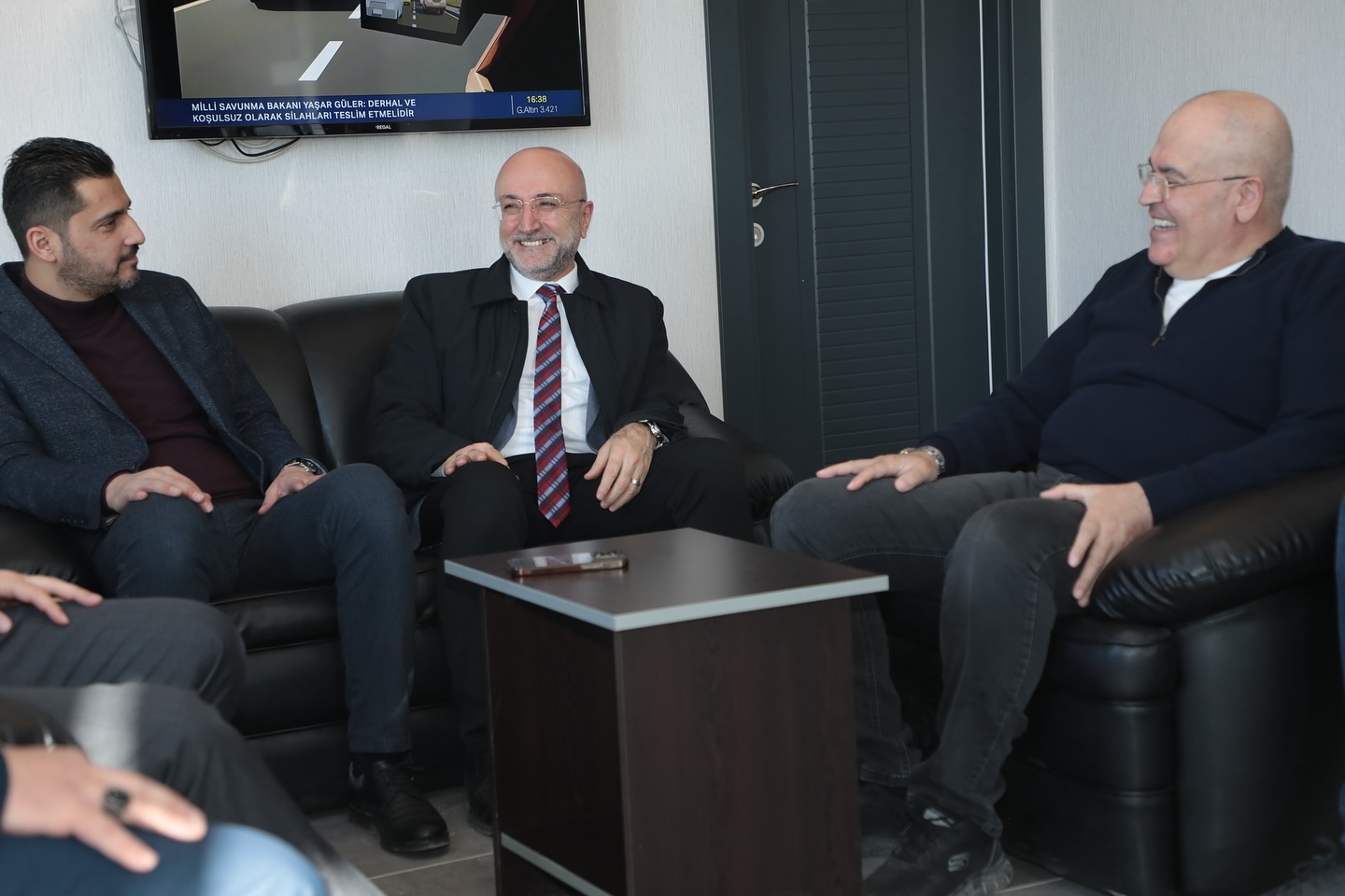 AK Parti Afyon İl Başkanlığı'ndan İş Adamına Geçmiş Olsun Ziyareti