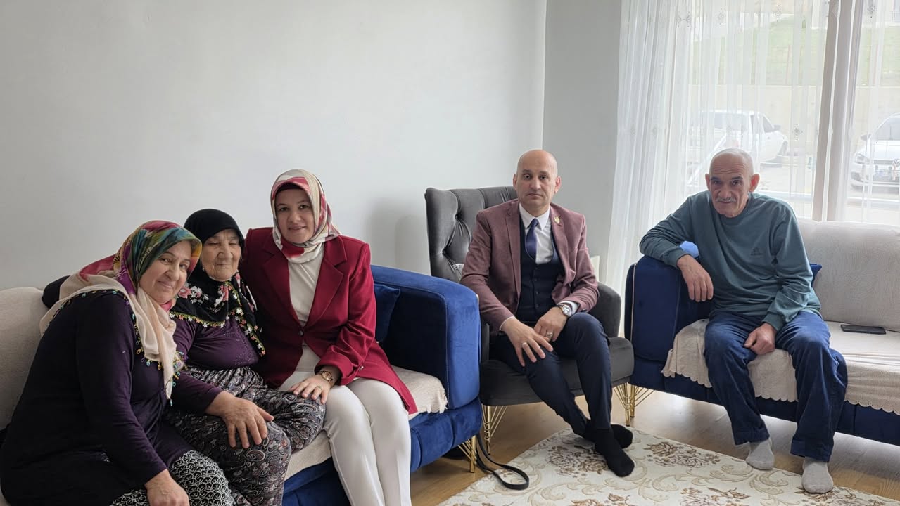 Afyon'da Bayram Ziyareti: Şehit Annesi Hatice Kayırıcı'ya Vefa