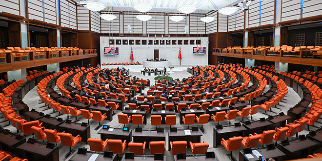 TBMM'de Jammer Tartışması: AK Parti ve CHP'nin Yorumları Dikkati Çekti