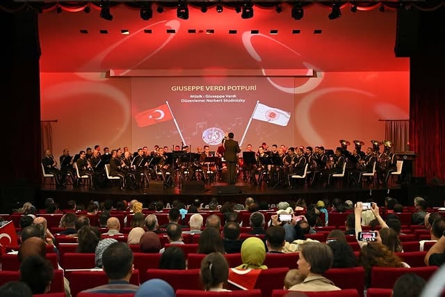 TSK Armoni Mızıkası, 200. Yıl Konseriyle Afyonkarahisar'ı Büyüledi