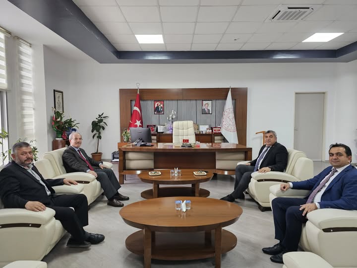 Eğitimci Yazar Halit Ertuğrul, Afyonkarahisar İl Milli Eğitim Müdürlüğünü Ziyaret Etti