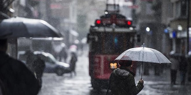 10 Mayıs'ta Kuvvetli Yağış ve Fırtına Uyarısı: Meteoroloji Sel ve Hasar Riski Bildirdi