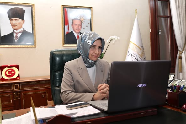 Afyonkarahisar Valisi, Kariyer Söyleşilerinde Mülki İdare ve Vatandaş İletişimi Konusunda Öğrencilere Bilgi Paylaştı