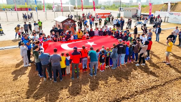 Afyonkarahisar'da Gençlik Bayramı Motokrosla Kutlanıyor