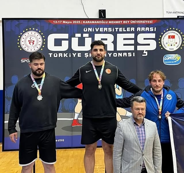 Afyon Kocatepe Üniversitesi Öğrencileri Güreş Şampiyonasında Başarı Gösterdi