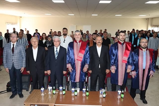 Afyon Kocatepe Üniversitesi İscehisar Meslek Yüksekokulu'nda Mezuniyet Sevinci