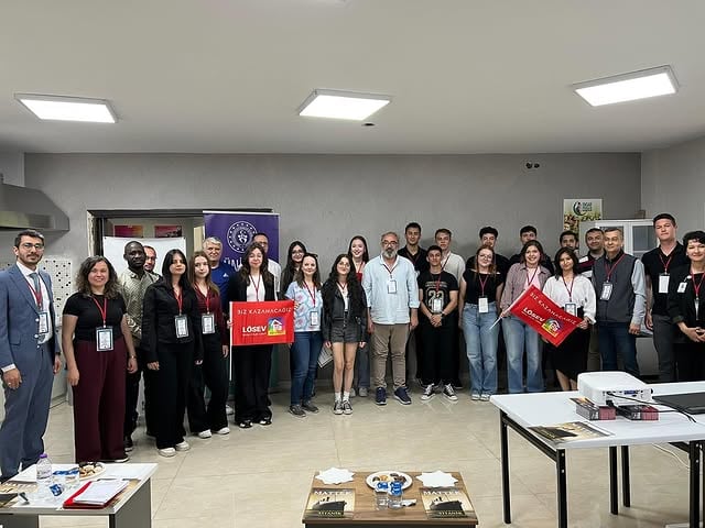 Afyon Kocatepe Üniversitesi Metalurji ve Malzeme Mühendisliği Kulübü İlk Dergi Sayısını Çıkardı
