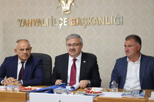 AK Parti Milletvekili Yurdunuseven, Kayseri Yahyalı'da Teşkilatla Buluştu