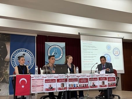 Afyon Kocatepe Üniversitesi Kimya Bölümü Öğrencileriyle 