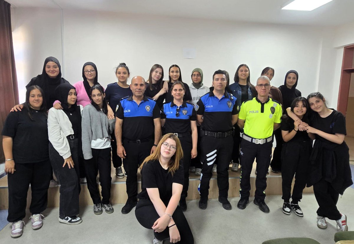 İl Emniyet Müdürlüğü Öğrencileri Bilgilendiriyor: Polislik Mesleği ve Güvenlik Bilinci