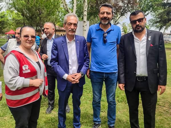 AK Parti Afyon İl Başkanlığı Yetimsev Derneği Bahar Şenliği'ne Katıldı