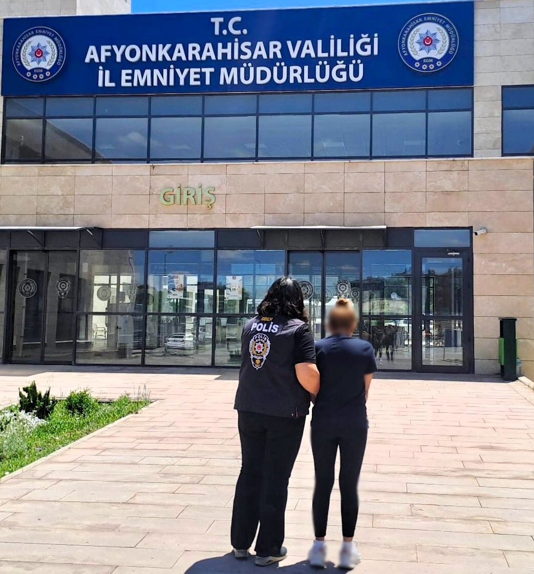 Bilişim Dolandırıcılığı Suçundan 4 Yıl Cezası Olan Şahıs Yakalandı