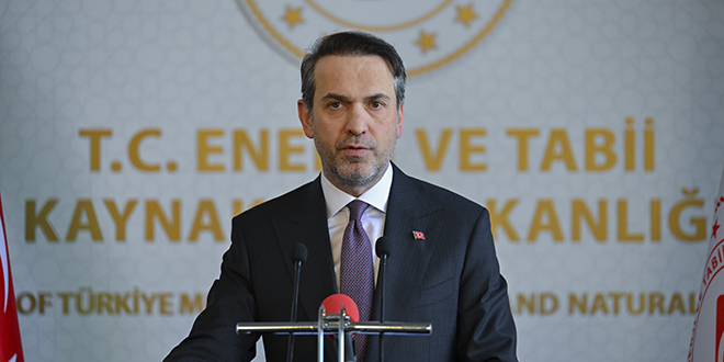Elektrik ve Doğal Gaz Fiyatlarına Zam Geliyor Mu? Bakan Bayraktar Açıklama Yaptı