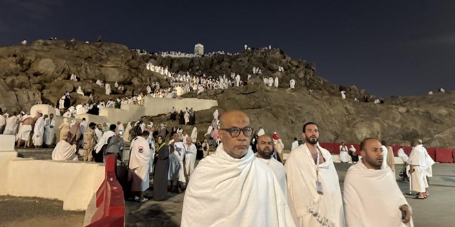Hacı Adayları Arafat'ta: Kutsal İbadeye Başlandı