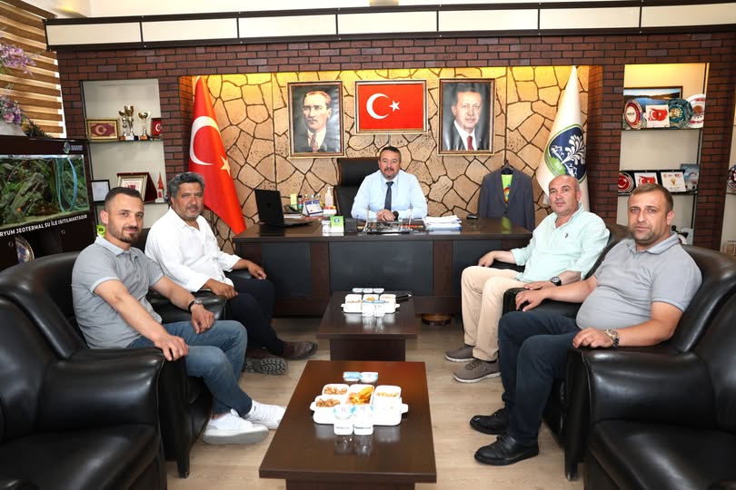 Hocalar Belediye Başkanı Sandıklı'da Ortak Çalışmaları Görüştü