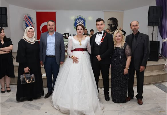 Sandıklı Belediye Başkanı Öztaş, Milletvekili Hasan Arslan'ın Yeğeninin Düğününde