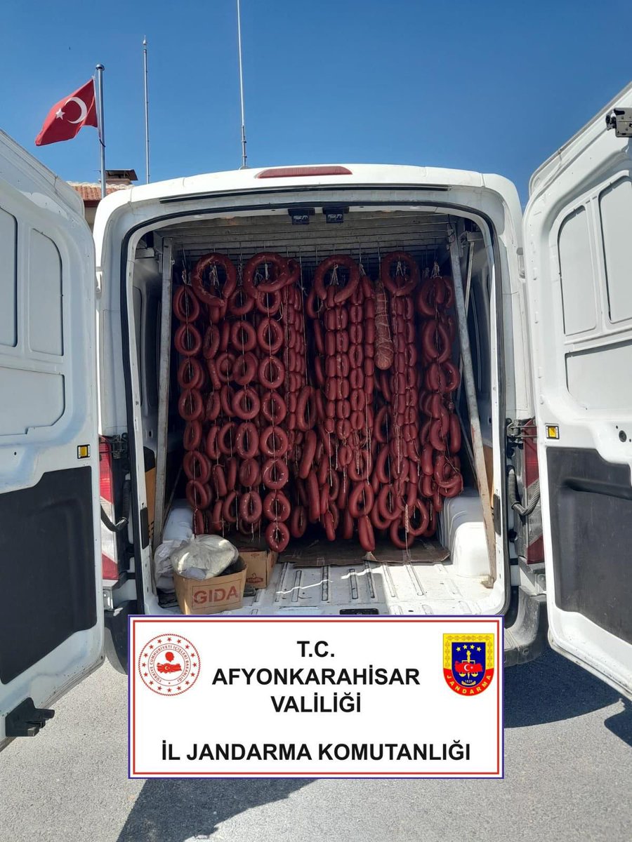 Afyon'da Sağlığa Zararlı Değiştirilmiş Sucuk Operasyonu