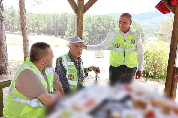 Sandıklı Belediyesi Alzheimer Gündüz Yaşam Konağı Misafirleri Akdağ'da Keyifli Bir Gün Geçirdi