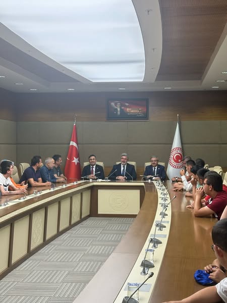 AK Parti Milletvekili Yurdunuseven, Afyonkarahisar Özel Eğitim Öğrencilerini TBMM'de Ağırladı