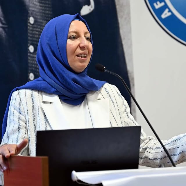 Afyon Kocatepe Üniversitesi'nde Yoga ile Tanışma Konferansı ve Bahçe Etkinliği Düzenlendi