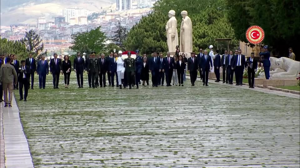 AK Parti Milletvekili Yurdunuseven Anıtkabir'i Ziyaret Etti