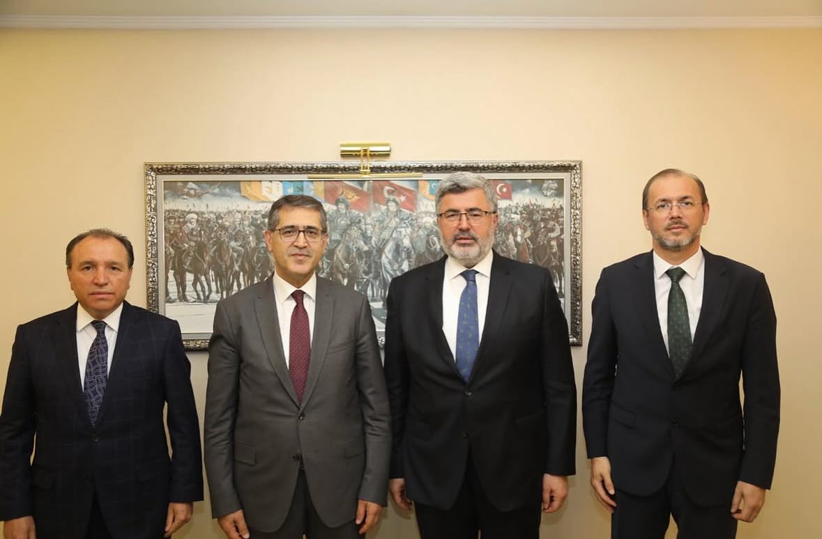 Afyonkarahisar Sağlık Bilimleri Üniversitesi Rektörü, Cumhurbaşkanlığı Strateji ve Bütçe Başkanı'nı Ziyaret Etti