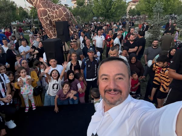 Sandıklı'da İlk Çocuk Karnavalı Coşkuyla Gerçekleşti