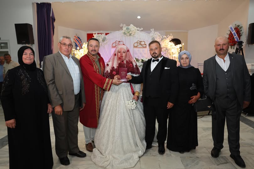 Sandıklı Belediye Başkanı Öztaş, Pınarbaşı ve Sevim Ailelerinin Nikah Törenine Katıldı